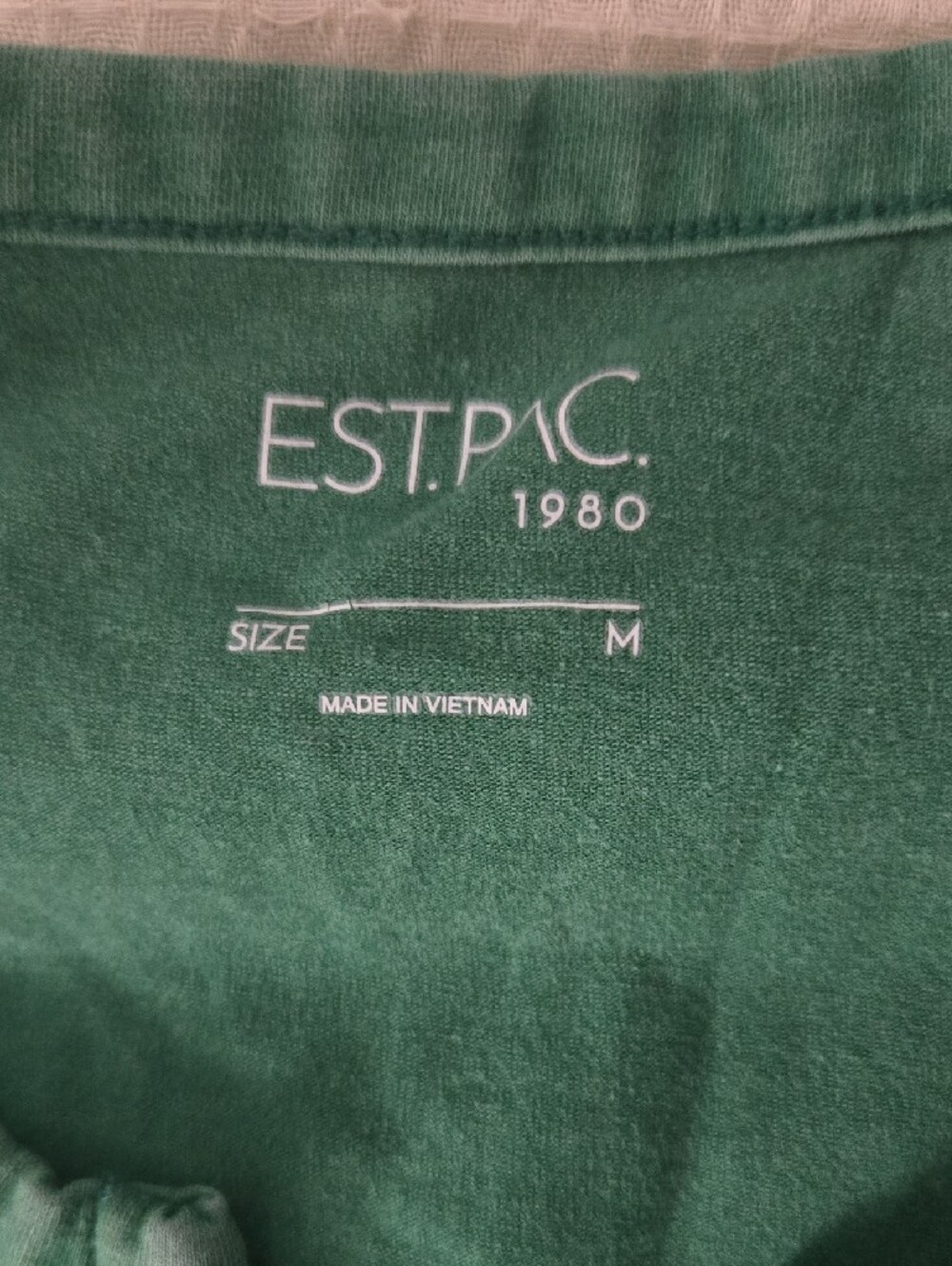 Green Button-Front Tank Top - Picture 2 of 7